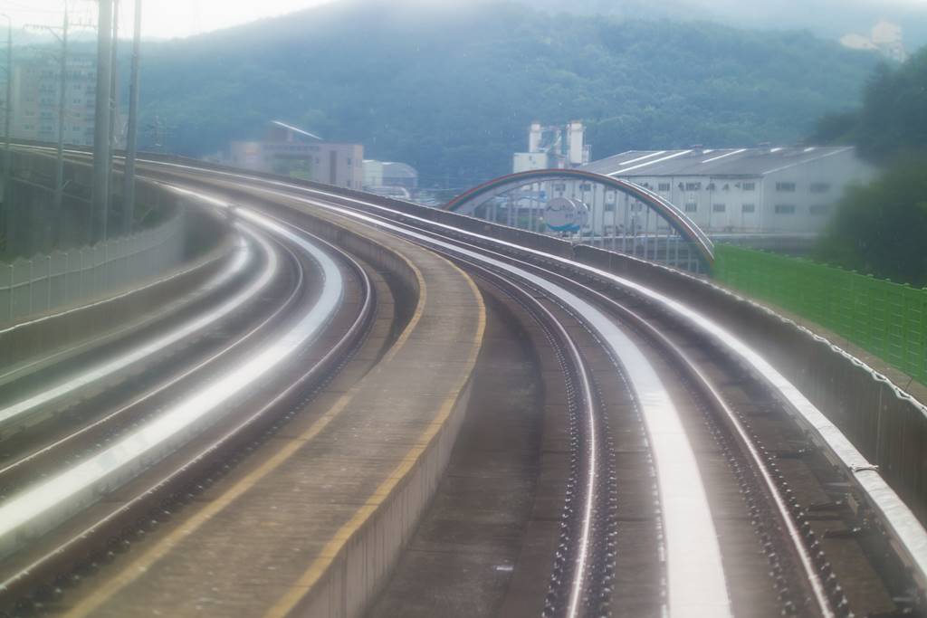 용인 경전철 밖 철길 풍경03