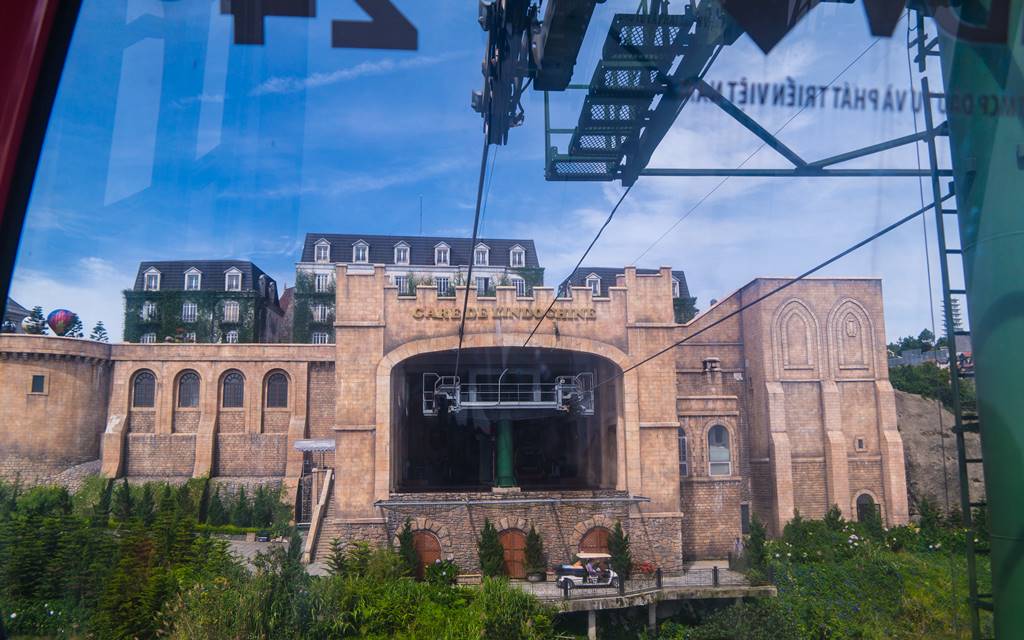 베트남 다낭 여행 - 바나 힐 케이블카 도착지가 가까워 오다-4014