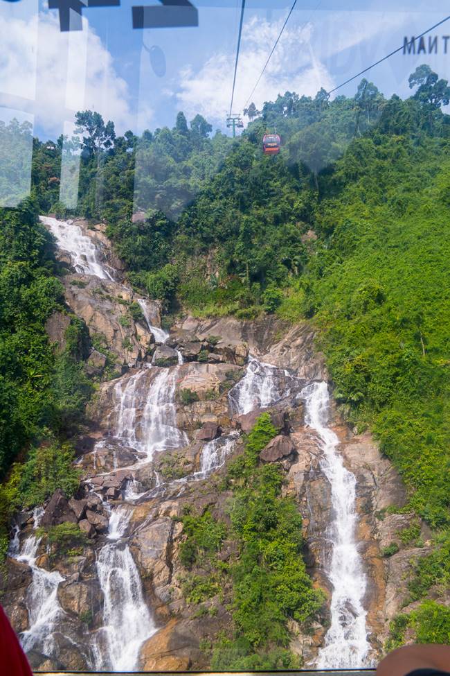 베트남 다낭 여행 - 바나 힐(Bana Hill) 케이블카에서 바라본 풍경 폭포를 보다
