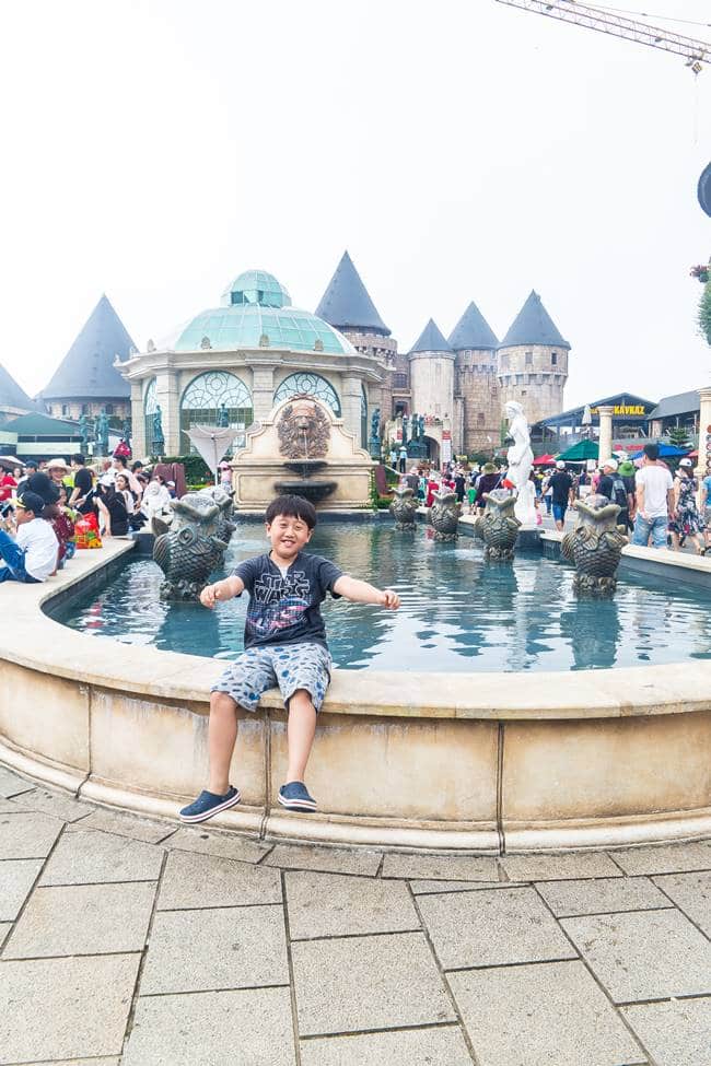 베트남 다낭 여행 - 바나 힐(Bana Hill) 광장 분수대