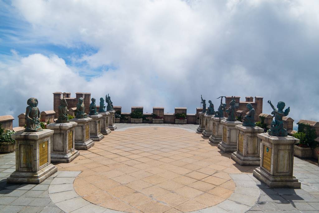 베트남 다낭 여행 - 바나 힐(Bana Hill) Happiy Garden에 세워진 동상들-4081