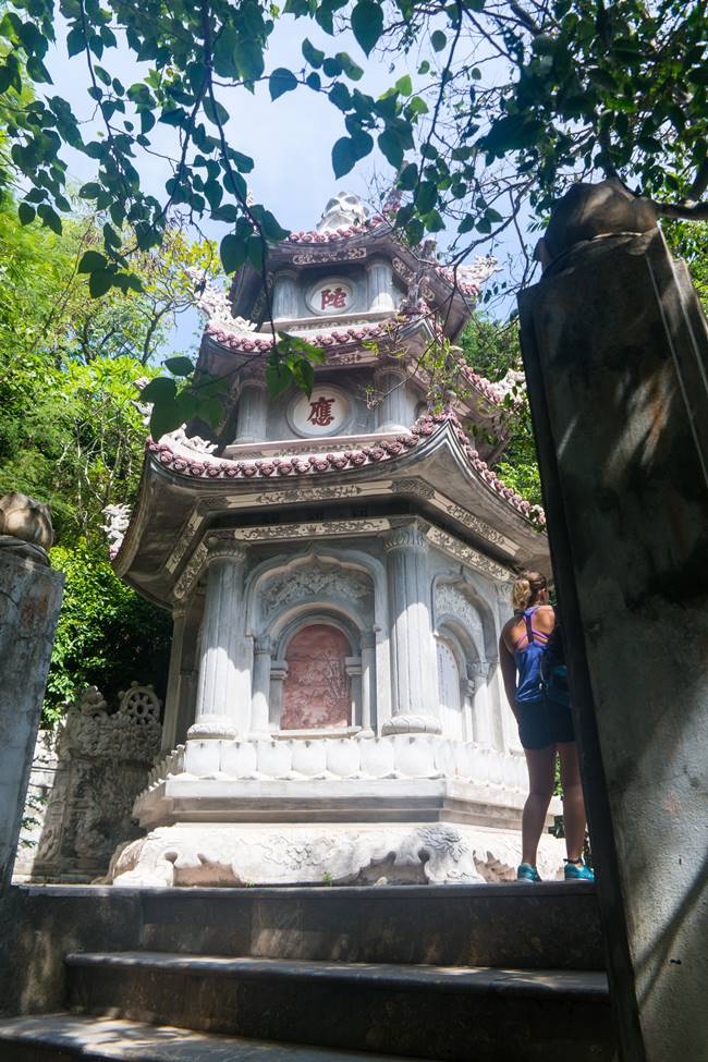 오행산(마블 마운틴) 링웅사(Chua Linh Ung, 靈應寺 영응사) 뒤편 3층석탑-5889