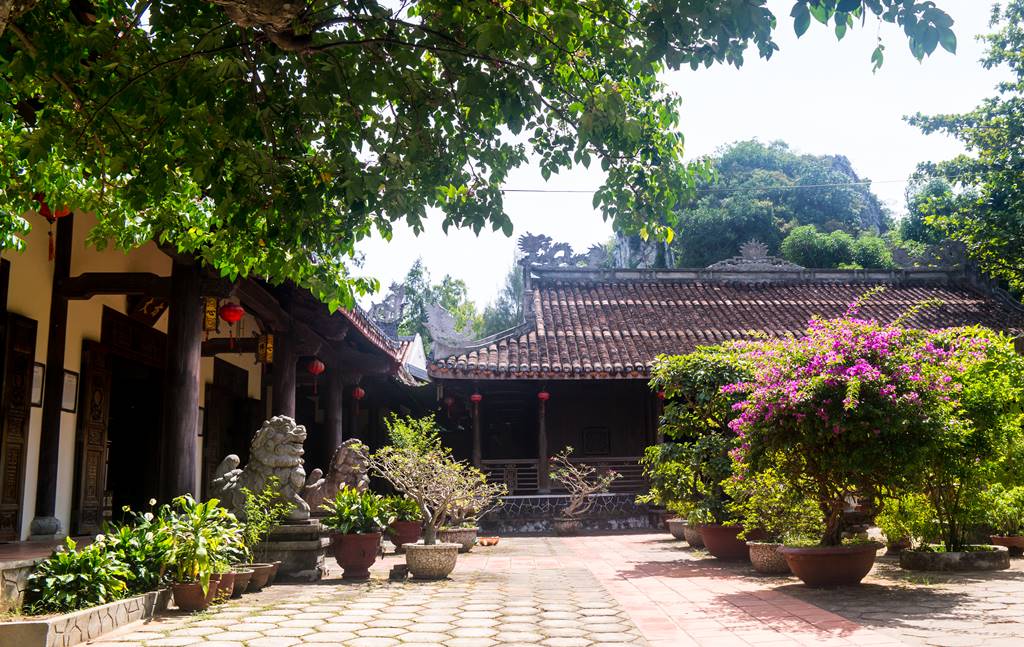 오행산(마블 마운틴) 삼태사(三台寺 추아 땀타이 Chua Tam Thai)