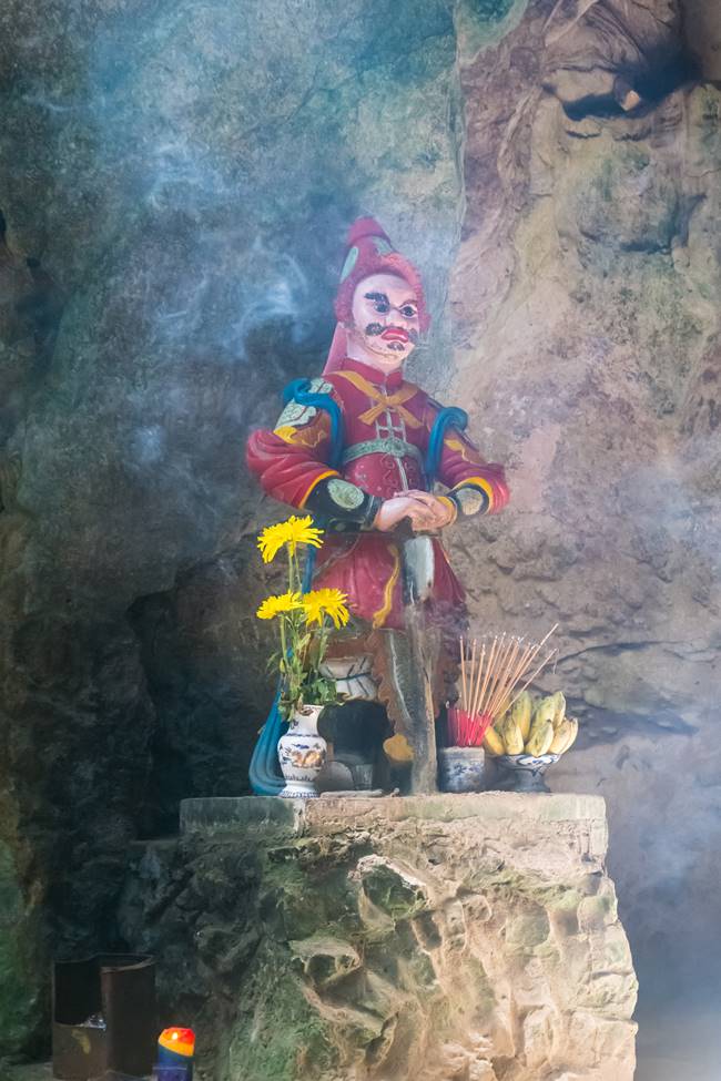 오행산(마블 마운틴) 장주동굴(Tang Chon Cave) 내부