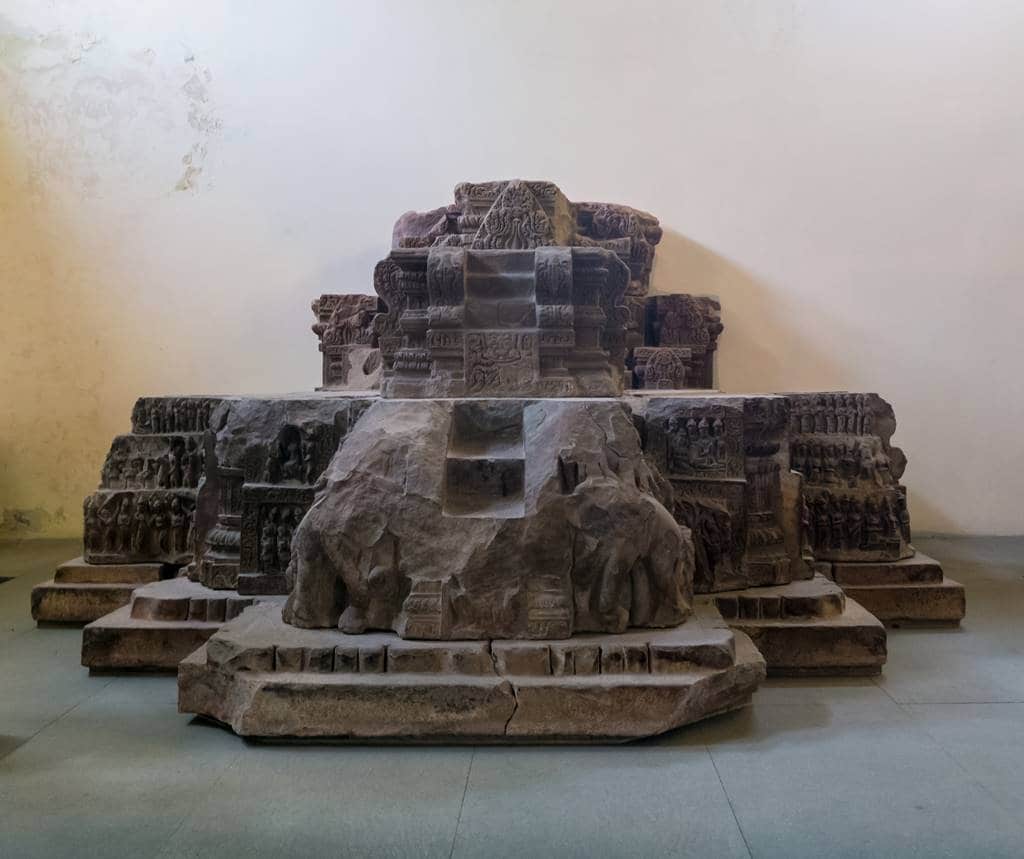 참 조각 박물관 조각품