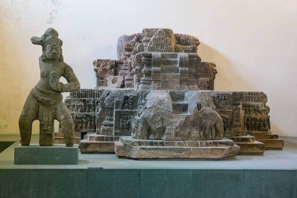 참 조각 박물관 조각품