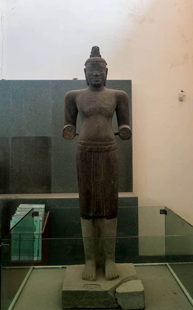 참 조각 박물관 - 8세기 시바신 조각상-6234
