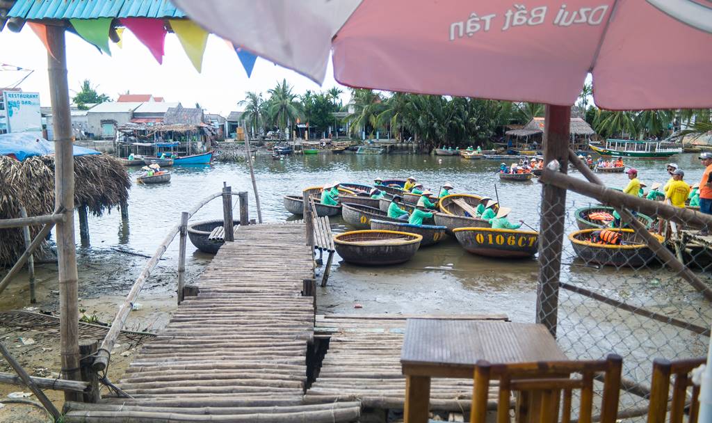트남 다낭 여행 - 전통배 퉁버이(Thung Boi 바구니보트) 선착장