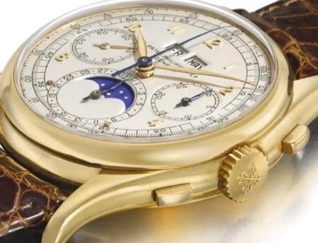 파텍 필립(Patek Philppe) 세상에 단 두개밖에 없는 1943년 제작된 퍼페추얼 캘린더와 문페이즈 기능을 가진'1527크로노그래프'