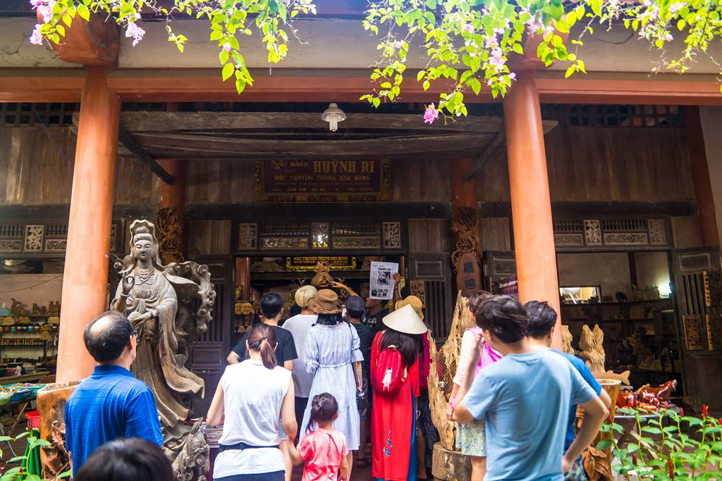 낌봉 목공예 마을 가장 유명하다는 장인의 집-5317