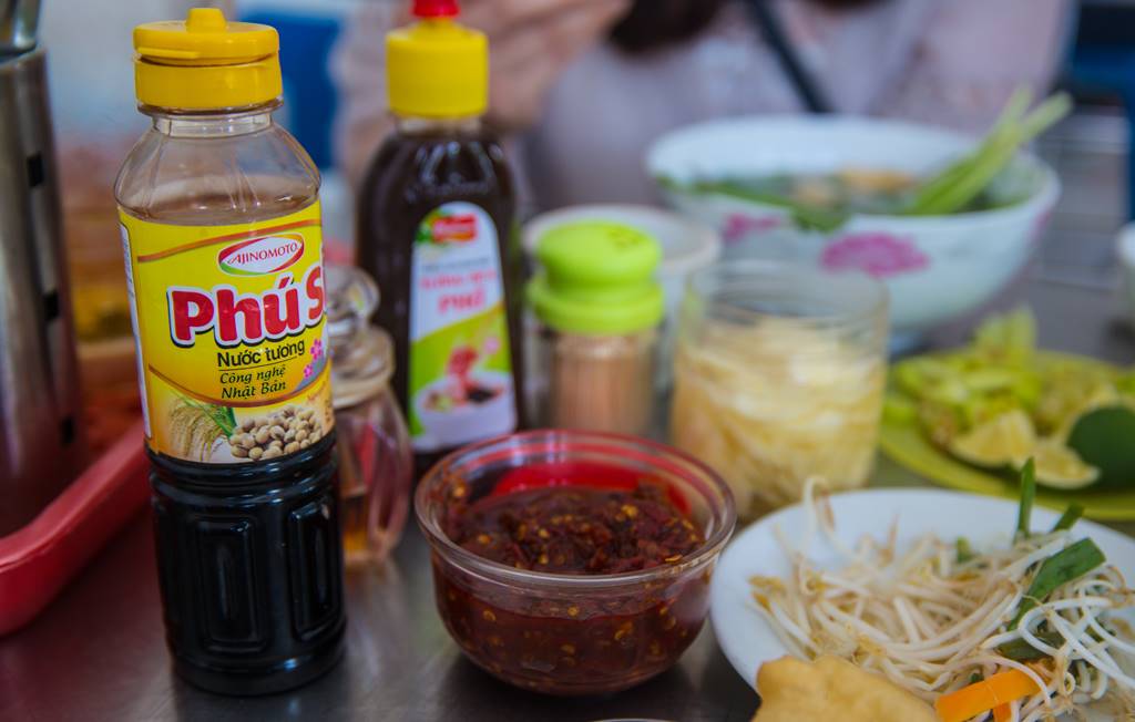 다낭 맛집_쌀국수집 퍼흔(Pho Hong) 의 양념 반찬들