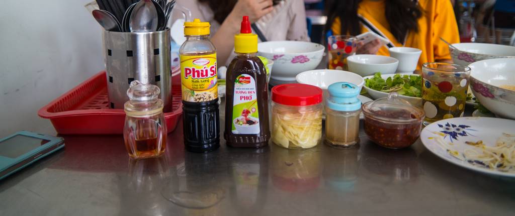 다낭 맛집_쌀국수집 퍼흔(Pho Hong) 의 양념 반찬들