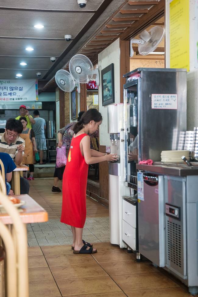 용인 신갈 총각칼국수 내부 낙서-7294