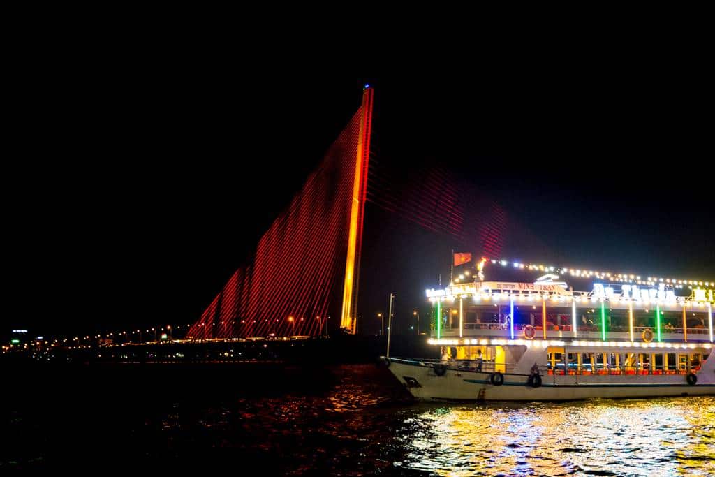 베트남 다낭 한강 쩐티리 다리 Cầu Trần Thị Lý 야경 02