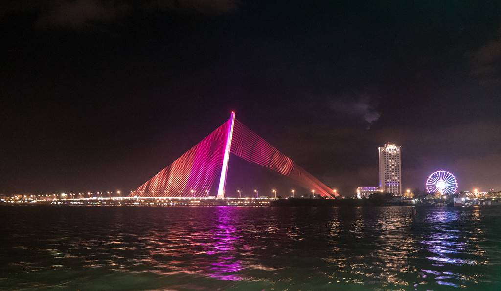 베트남 다낭 한강 쩐티리 다리 Cầu Trần Thị Lý 야경 03