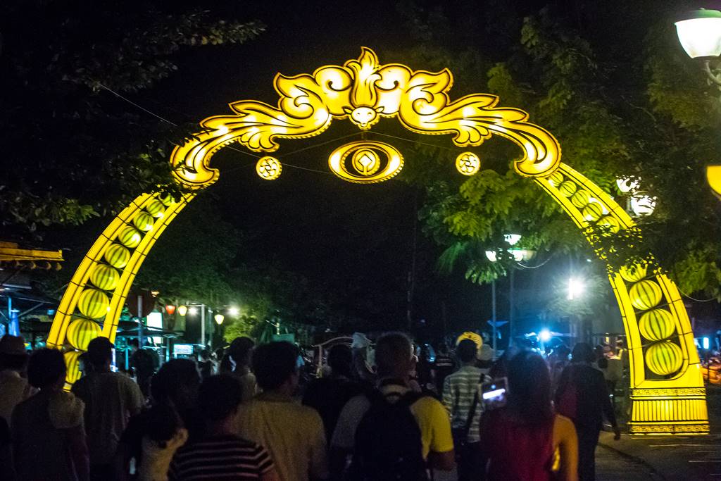 호이안 야시장 - 시장 입구 간판-5777