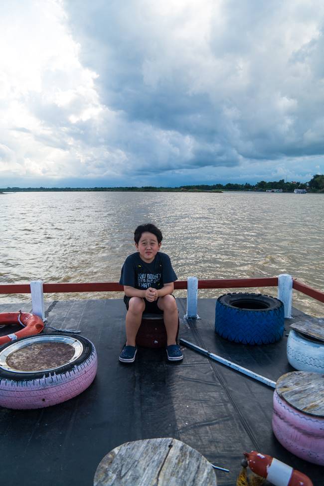 호이안 투몬강을 건너는 배 2층에서 은경ㄹ