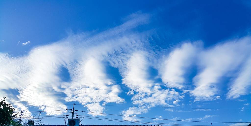 갤럭시노트4로 담아본 하늘_신갈천을 따라 자전거를 타던 중 바라 본 하늘03