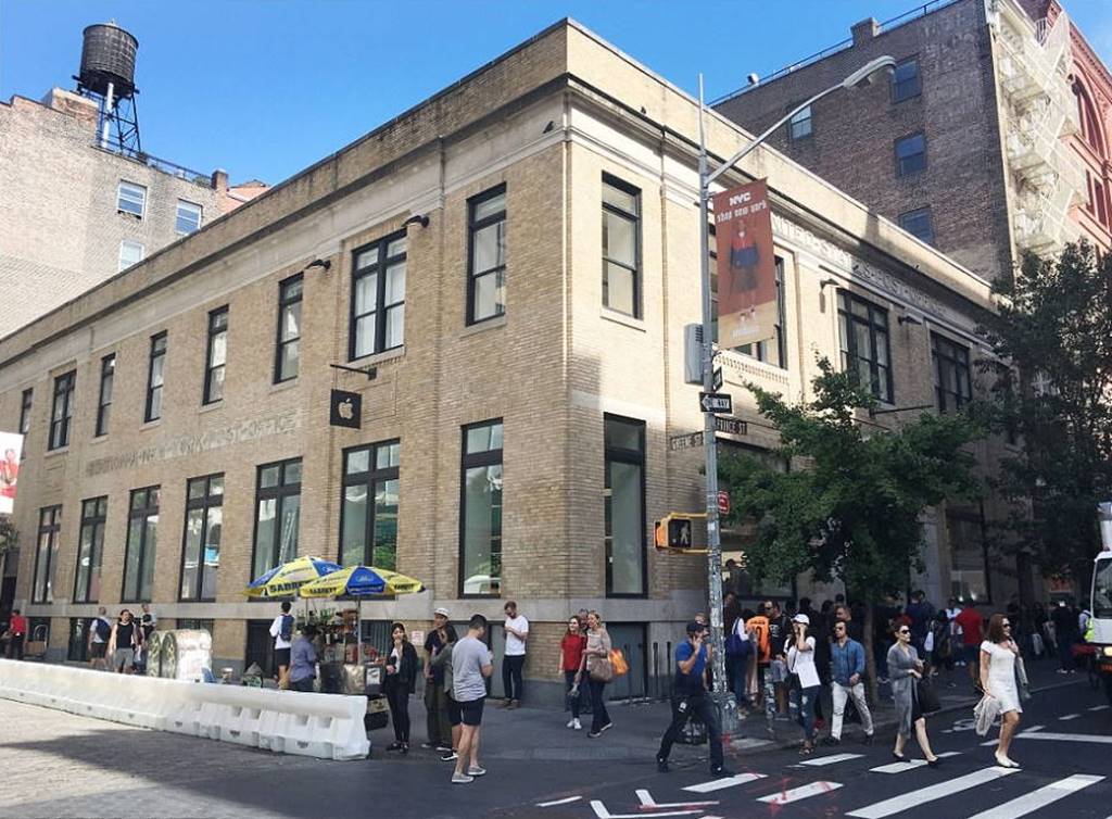 뉴욕 아이폰 8 런칭일 풍경 mail inline