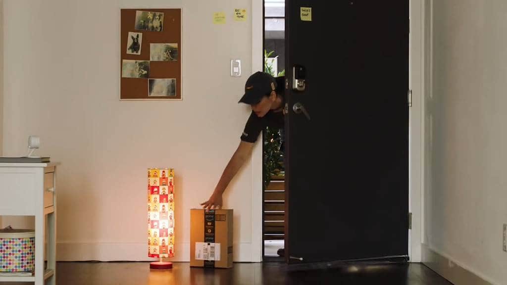 아마존 키 서비스(Amazon key Service) 홍보 영상 이미지 02