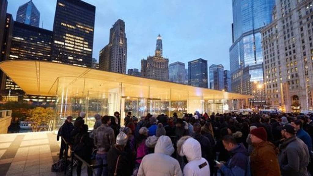 애플 아이폰 X 출시일 애플스토어 앞 풍경 Apple iphone-x-launch-day_large