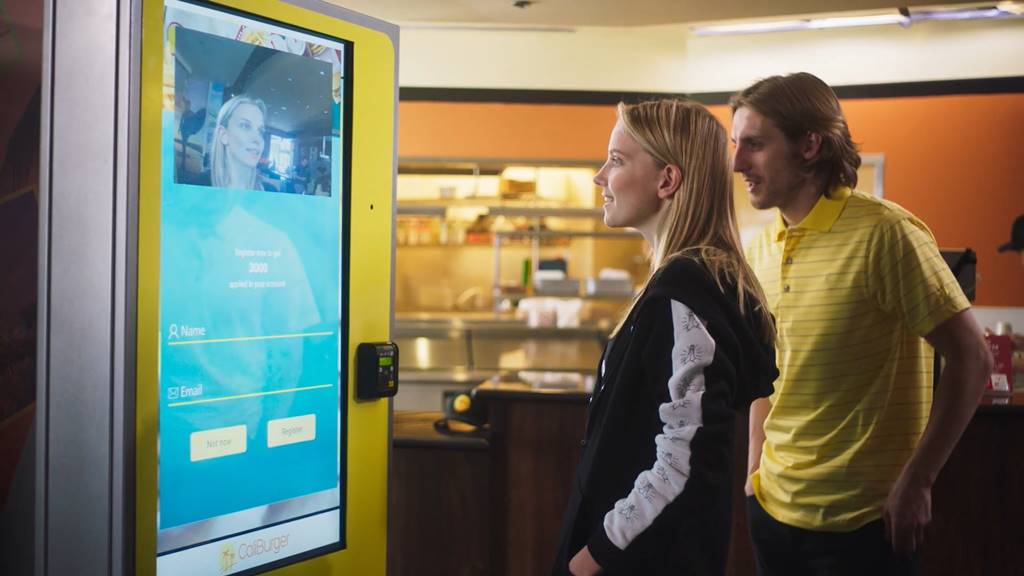 미국 캘리버거의 얼굴 인식 기술 이용 인공지능 키오스크(AI Kiosk)에서 주문 결제 시스템 AI Kiosk.mp4_20171224_175423.712