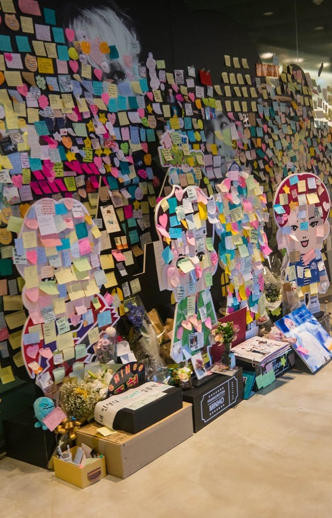 서울 코엑스 SM Town 풍경-0908 종현 추모 메모