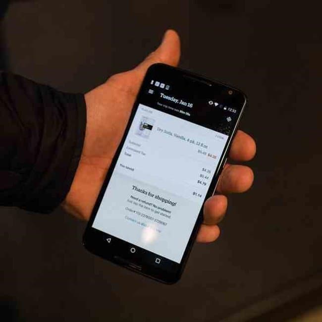 아마존 고(Amazon Go) 매장을 나온 후 결제된 모습 사진 뉴욕타임즈