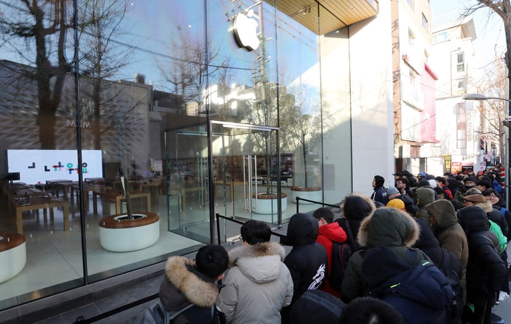 애플 가로수길이 문을 연 날의 풍경 사진 허프포스트