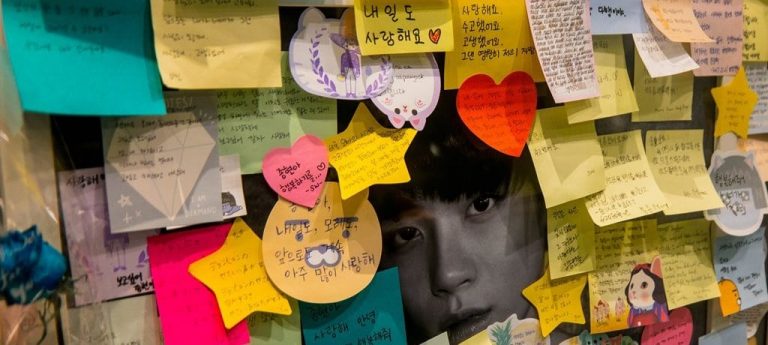 아직도 종현 추모로 가득차 있던 코엑스 스타필드의 SM Town