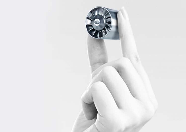 다이슨은 어떻게 아시아 시장을 휩쓸고 있는가? 중국에서 인도네시아까지 다이슨의 놀라운 성과를 살펴보다 12 다이슨 슈퍼소닉 헤어 드라이어에 적용된 V9 초소형 모터