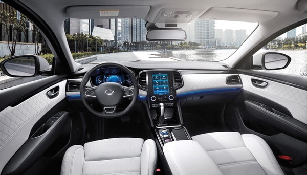 르노 삼성 SM5 역주행 사례는 성공한 전략일까? 9 르노 삼성자동차 SM6 내부 이미지