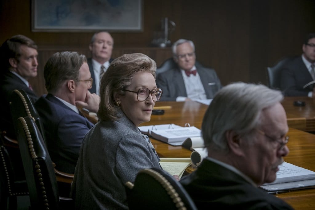 영화 더 포스트(The Post) 워싱턴 포스트 상장을 위한 투자자 미팅에서 연설하는 메릴 스트립 Meryl Streep02