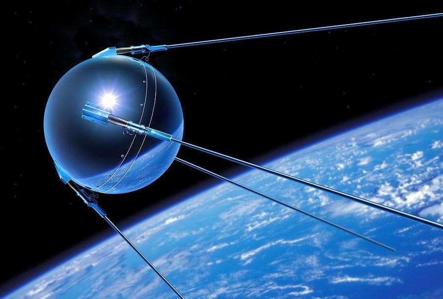 최초의 인공위성 스푸트니크 1호(러시아어 Спутник-1) sputnik
