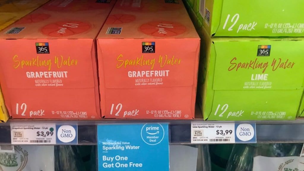 캘리포니아 홀푸드 매장에서 진열, 판매중인 홀푸드 365 셀처(Seltzer) amazon prime member deal sparkling water 이미지 쿼츠