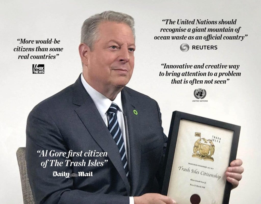 쓰레기섬 첫번째 시민 앨 고어 Trash Isles First Citizen AL Gore crop