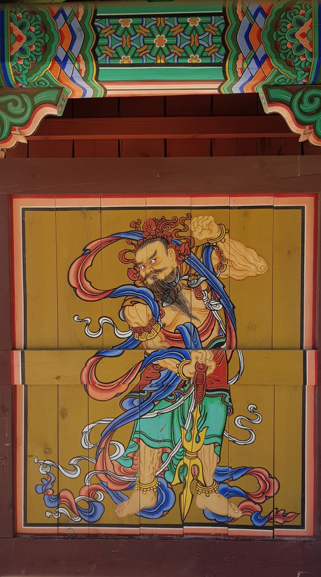  낙산사 경내, 대성문(大聖門) 좌우에 걸린 그림