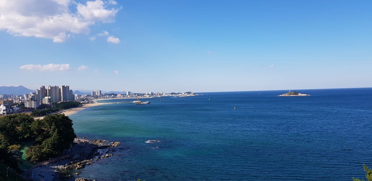 속초 외옹치 롯데리조트에서 바라본 외옹치 둘레길, 외웅치 해변 풍경