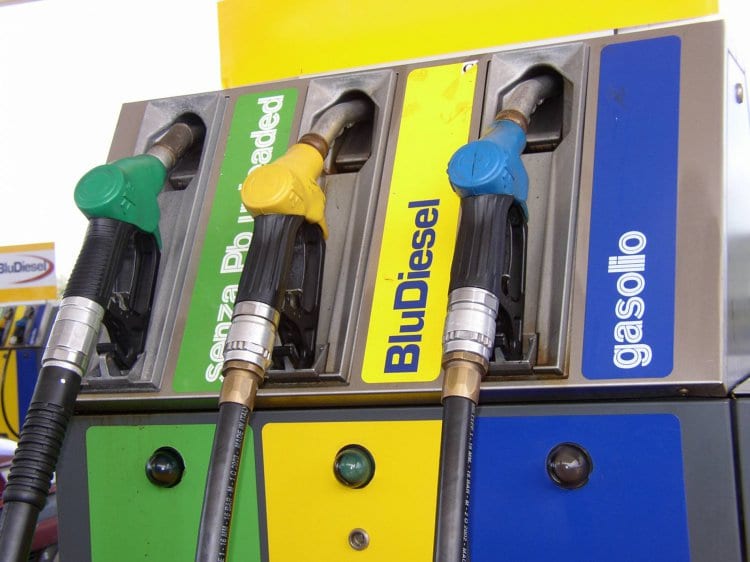 이탈리아 주유소 연료별 주유기 모습, talian Gas Station, Image - strdinien.com