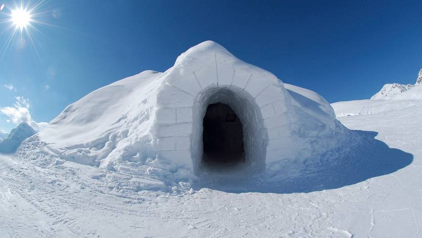 스위스 티틀리스 이글루 IGLOO ON ICE AT TRÜBSEE