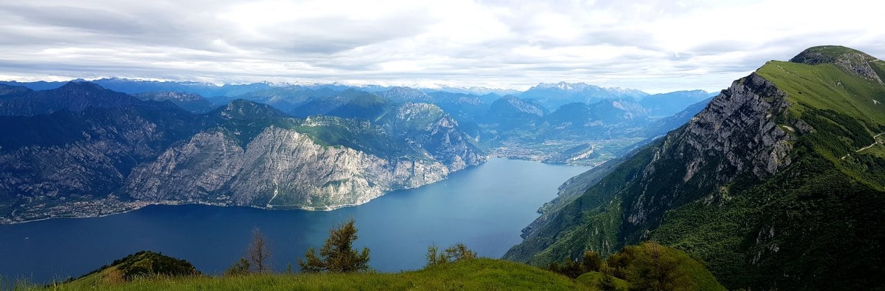 이탈리아 몬테 발도(Monte Baldo)에서 바라 본 가르다호수(Lago di Garda) 전경, Image - Tommy_Rau