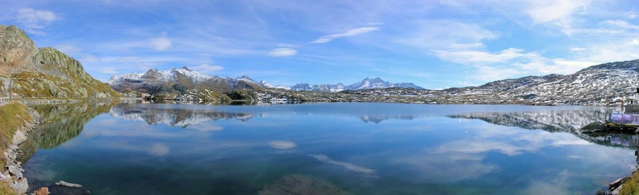 스위스 자동차 여행, 글림젤 패스에서 만날 수 있는 토텐 호수(Totensee), Image - Hansueli Krapf.