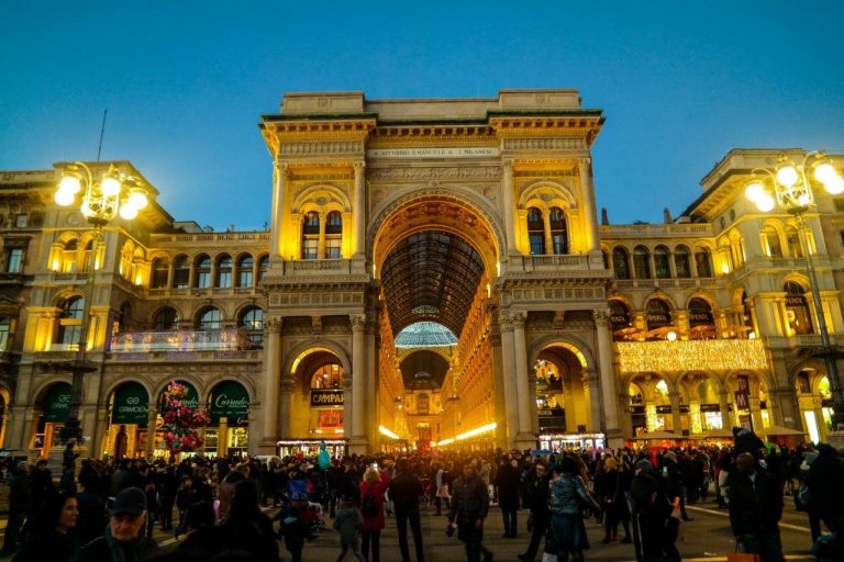 [이탈리아 자동차 여행] 밀라노 비토리오 에마누엘레2세 갤러리(Galleria Vittorio Emanuele II)를 걷다