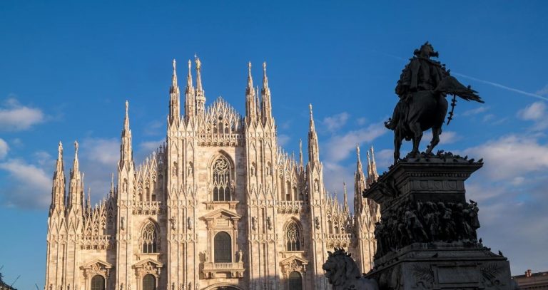 [이탈리아 자동차 여행] 고딕  건축의 정석을 보여준 밀라노 대성당(Duomo di Milano)