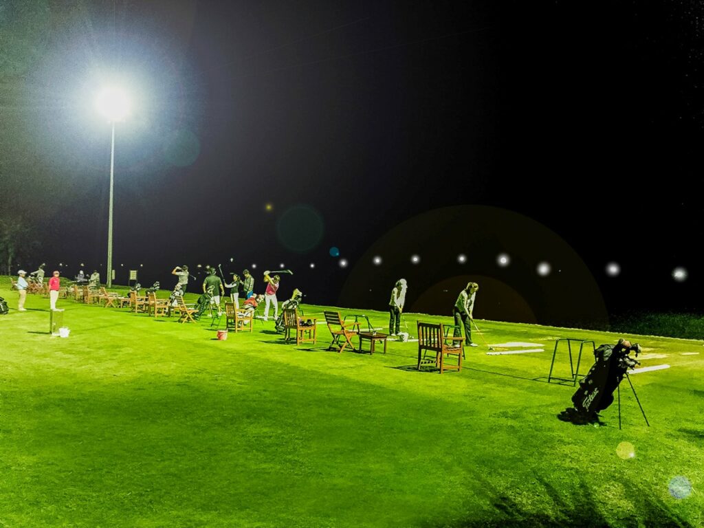 나트랑 다이아몬드 베이 골프클럽 드라이빙 레인지 야간(Diamond Bay Golf and Villas Driving Range -Night)