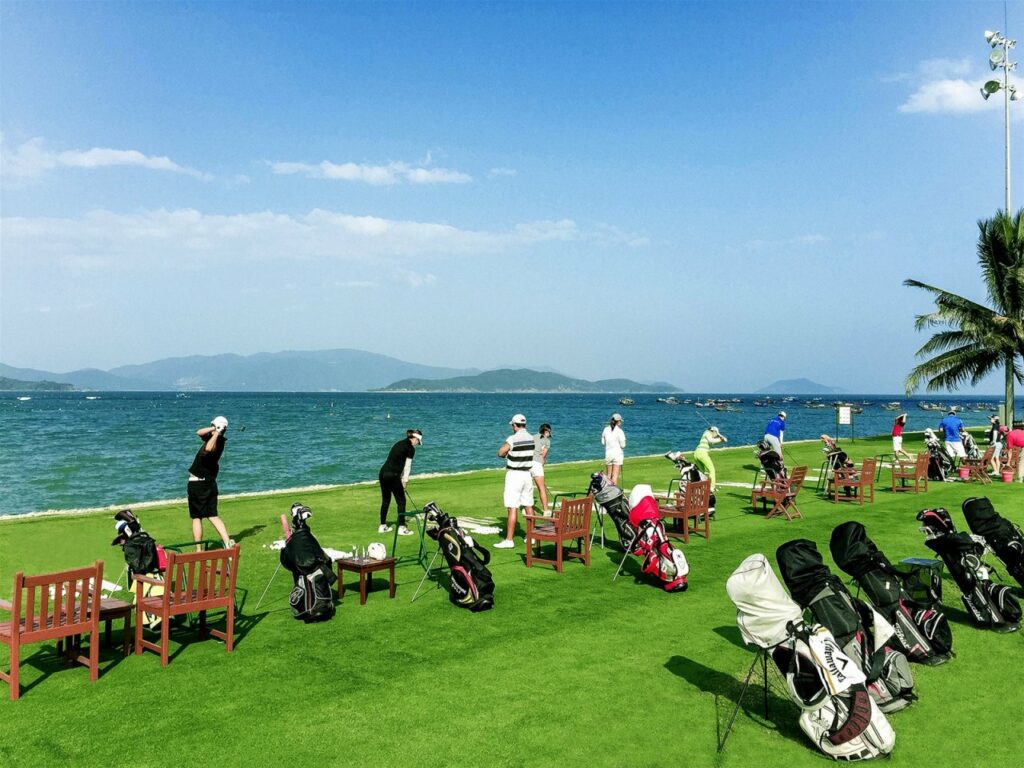 나트랑 다이아몬드 베이 골프클럽 드라이빙 레인지(Diamond Bay Golf and Villas Driving Range)