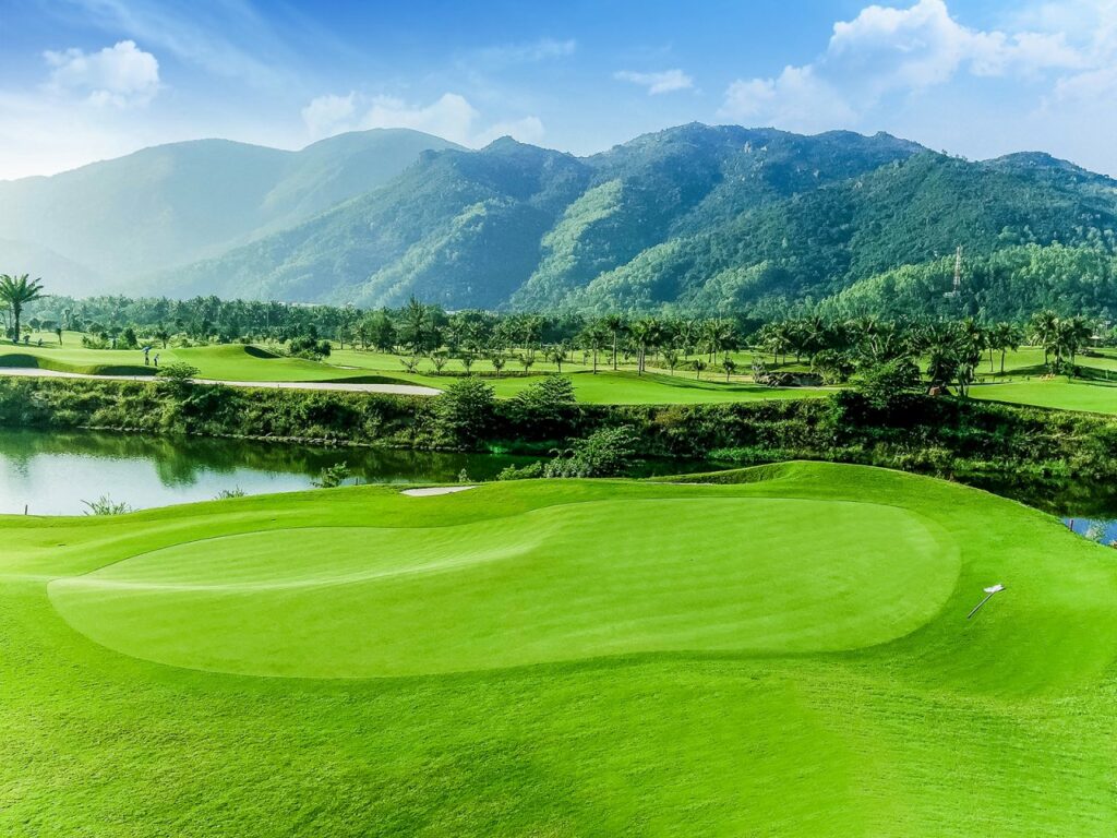 나트랑 다이아몬드 베이 골프클럽 필드 풍경(Diamond Bay Golf and Villas) 02