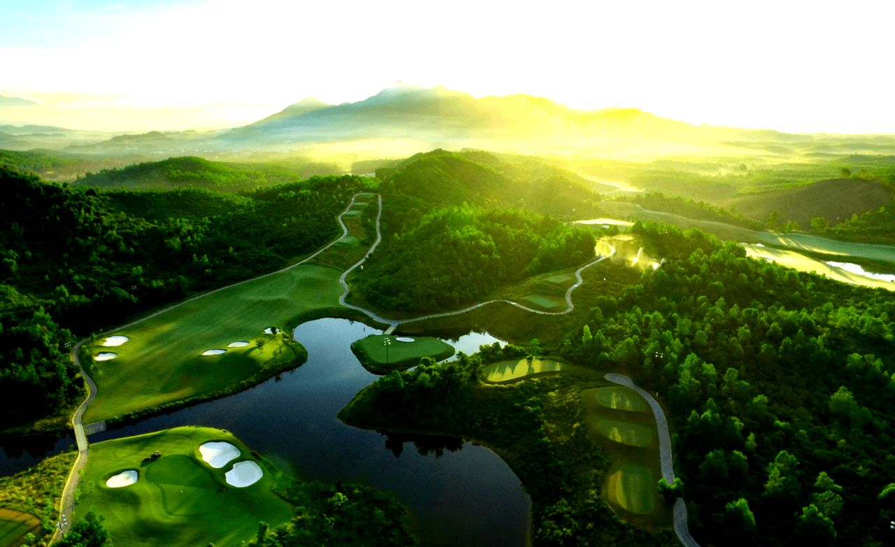 바나힐 골프클럽(Ba Na Hills Golf Club), 하늘에서 바라본 골프장 일출 풍경