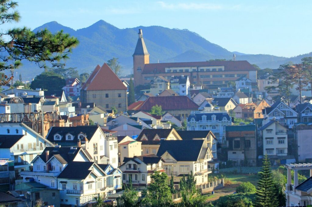 베트남 달랏 프랑스풍 빌라 단지 풍경, Image by Phuoc Hoai