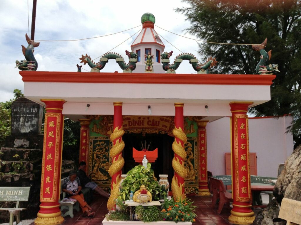 베트남 푸꾸옥 딘커우사원(Dinh Cậu Shrine), photo by trungydang